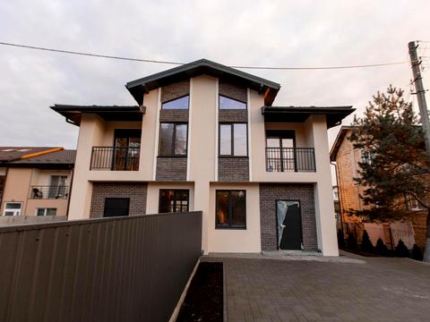 будинок за адресою Дачна