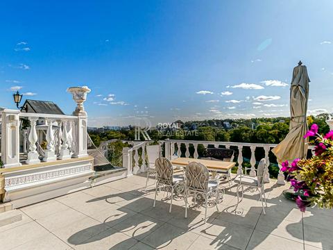 будинок за адресою вул. Редутна