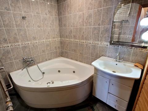 квартира по адресу Ревуцкого ул., 42-А