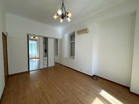 комерційна за адресою Саксаганського вул., 99