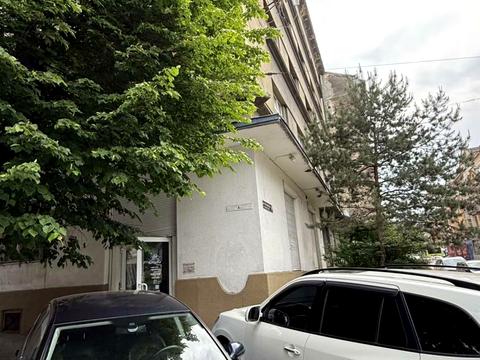 комерційна за адресою Личаківська вул. (), 37а