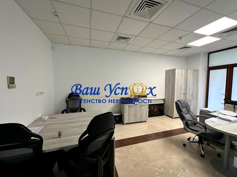 комерційна за адресою Дарвіна вул., 10