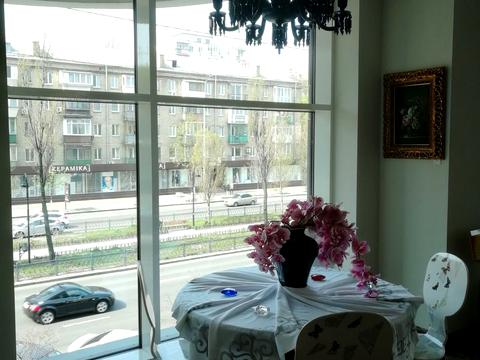 комерційна за адресою Лесі Українки бульв., 7-Б