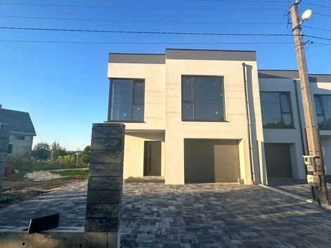 будинок за адресою Степана Бандери вул.
