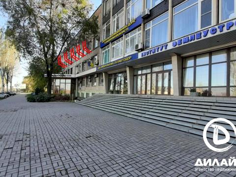 комерційна за адресою Українська вул.