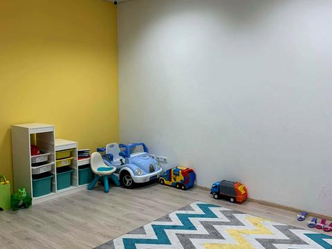 комерційна за адресою Горького вул.