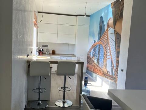 дом по адресу центральна, 1