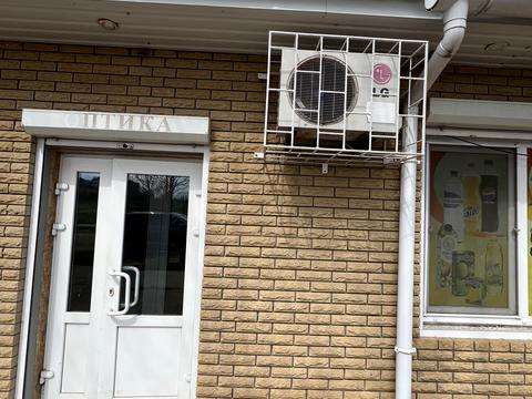 коммерческая по адресу Достоєвського, 33/8
