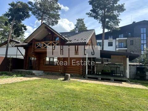 будинок за адресою Квітнева вул.