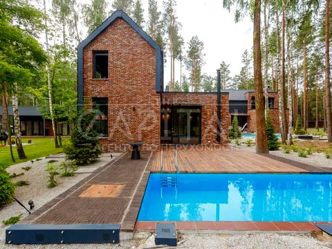 будинок за адресою Набережна вул.