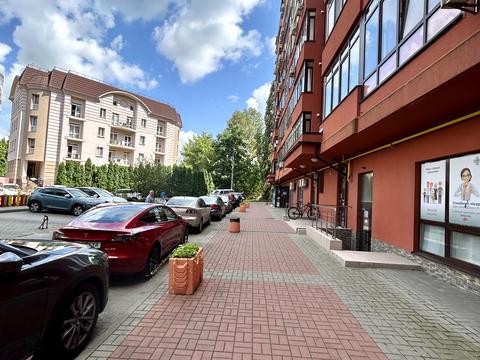 квартира за адресою Академіка Єфремова вул. (Командарма Уборевича), 8-А