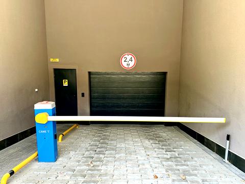 паркомісце за адресою Васильківська вул., 37-Г