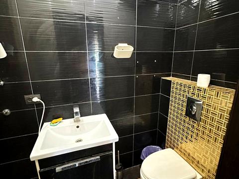 комерційна за адресою Польова вул., 57а