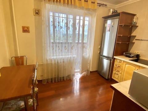 квартира за адресою Автозаводська вул., 77
