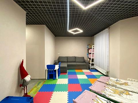 комерційна за адресою Прорізна вул., 15