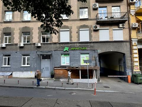 комерційна за адресою Антоновича вул. (Горького), 13