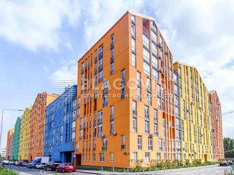 комерційна за адресою Регенераторна вул., 4 к7