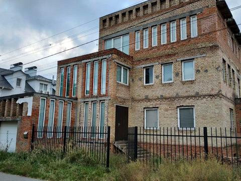 комерційна за адресою Сонячна вул., 33