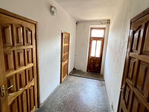 комерційна за адресою Левка лукяненка, 14Г