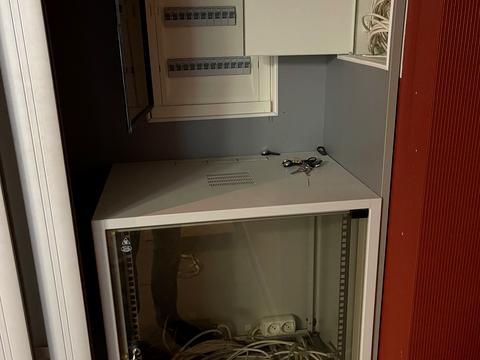 комерційна за адресою Саперно-Слобідська вул., 22