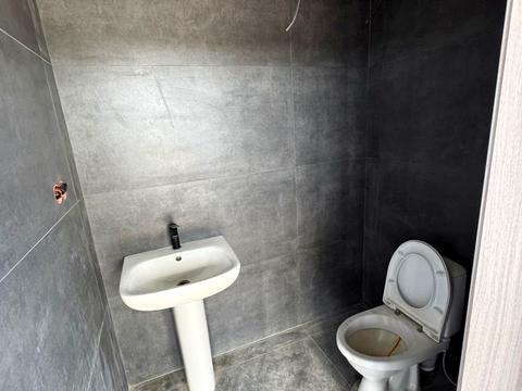 комерційна за адресою Об'їзна вул., 4