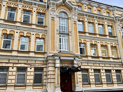 комерційна за адресою Михайлівська вул., 12-Б