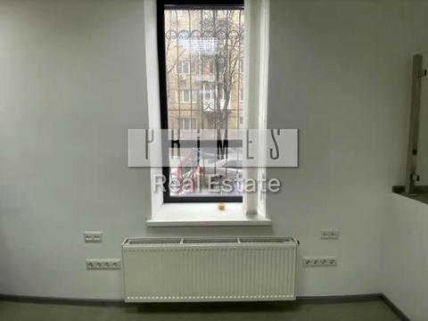 комерційна за адресою Красилівська вул., 7