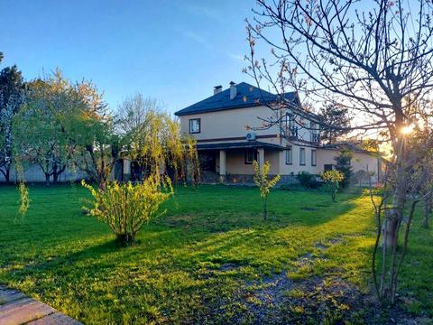 будинок за адресою Вишнева вул.