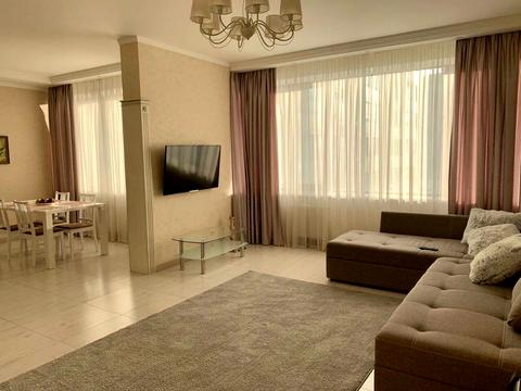 квартира за адресою Дніпровська набережна вул., 14г