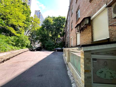 коммерческая по адресу Calle Dilova ул. (Димитрова), 6