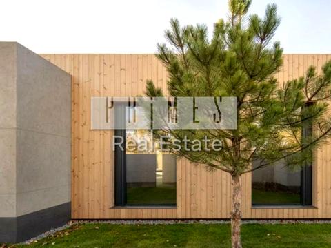 будинок за адресою с. Плюти, Малишка