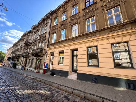 коммерческая по адресу Ивана Нечуя-Левицкого ул., 7