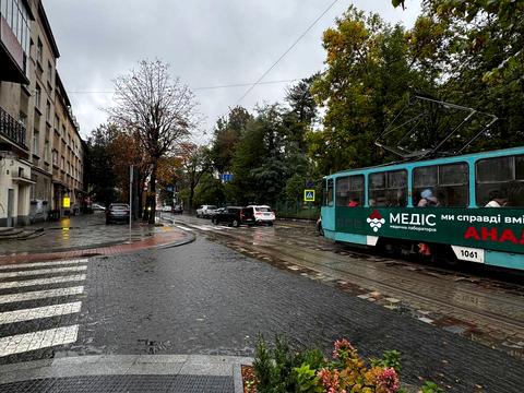 комерційна за адресою Академіка Філатова пров., 3/1