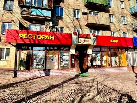 комерційна за адресою Леоніда Каденюка просп. (Юрія Гагаріна), 15
