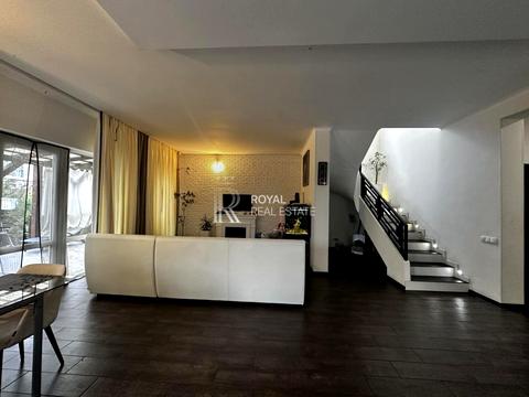 будинок за адресою Кленова вул.