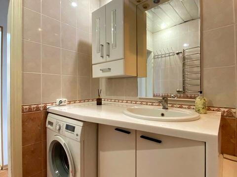 квартира за адресою Академіка Глушкова просп., 19