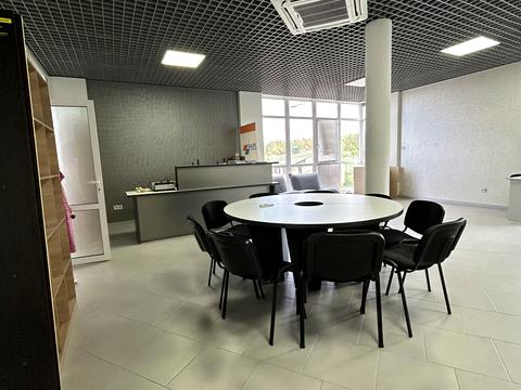 комерційна за адресою Гнатюка пров., 3