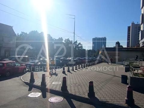 комерційна за адресою Андрія Малишка вул., 1