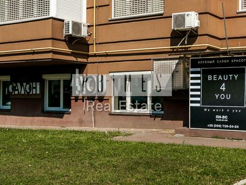 комерційна за адресою Метрологічна вул., 11-А