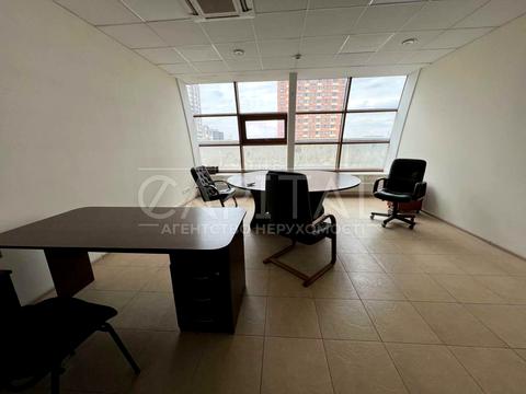 комерційна за адресою Київ, Лесі Українки бульв., 30-Б