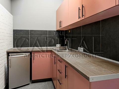 комерційна за адресою Академіка Лебедєва вул., 1