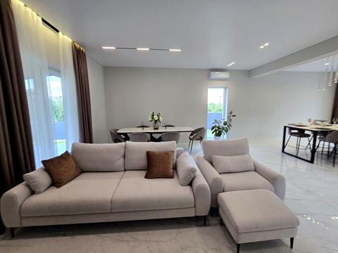 будинок за адресою Квітнева вул.