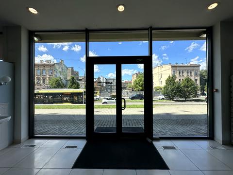 коммерческая по адресу Черновола просп. (700-летия Львова), 4