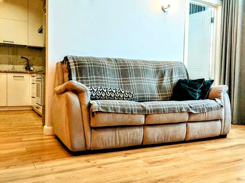 квартира за адресою Практична вул., 1