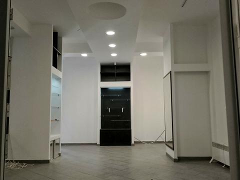 комерційна за адресою Незалежності вул., 32 а