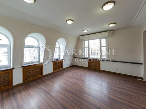 комерційна за адресою Саксаганського вул., 67-А