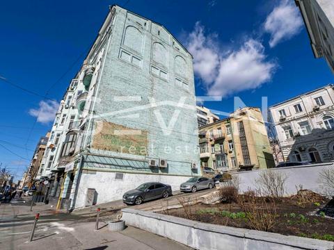 комерційна за адресою Саксаганського вул., 61/21