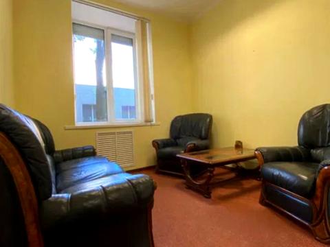 комерційна за адресою Ділова вул. (Димитрова), 6