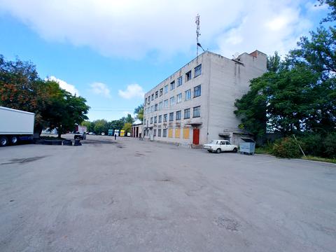 комерційна за адресою пр. Праці, 2