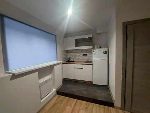 комерційна за адресою Лабораторна вул., 31